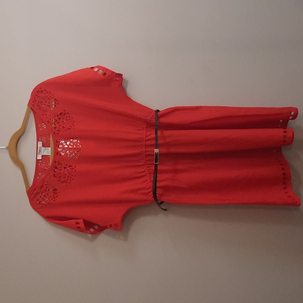 Pinky coral detailed dress